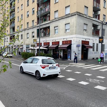 Bnb Milano Dipinta Di Blu 외부 사진